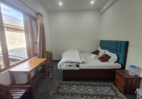 Himalayan Nest, Bir Billing
