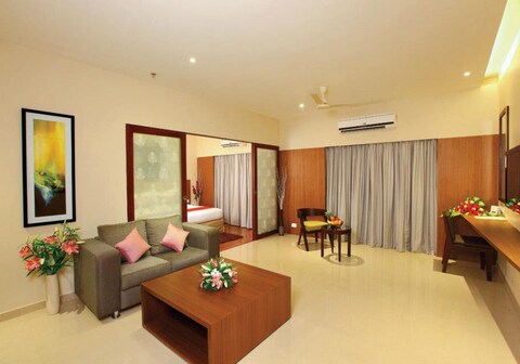 J K Residency Cheruvathur