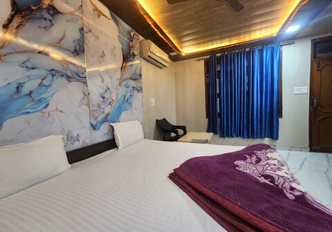 Hotel Saini Homestay