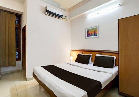 SPOT ON Hotel Rk Residency Near MGBS Bus station
