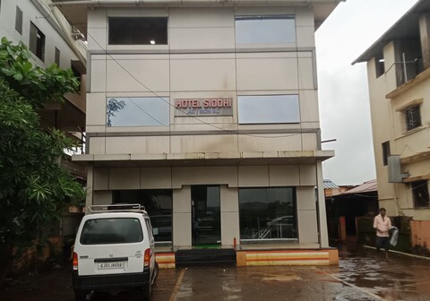 HOTEL SIDDHI  RESTAURANT & LODGING