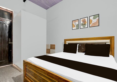 SPOT ON J D Restaurant and Hotel