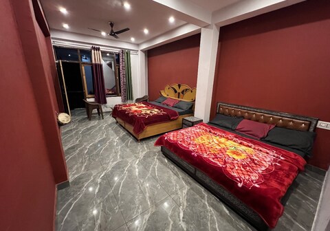 Shanti Cafe & Hostels