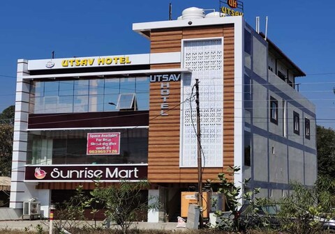 Utsav Hotel | Nearby Jollygrant Airport