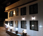 Roshan Palace, Matheran Roshan Palace, Matheran
