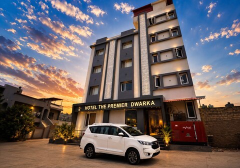 Hotel The Premier Dwarka -Near By Dwarkadhish Temple