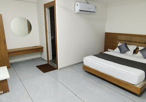 Hotel Bilva Leaf Tree