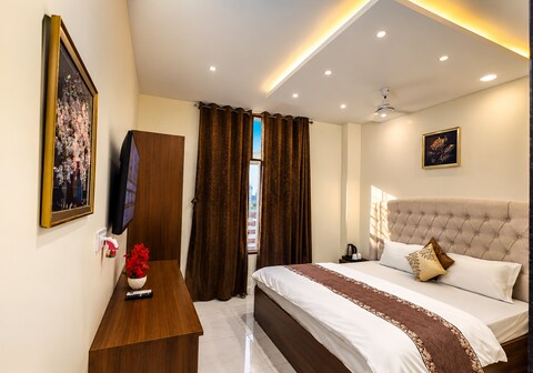 R. Raghavam Hotel & Restaurant