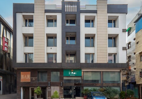 Le ROI, Delhi@ New Delhi Railway Station