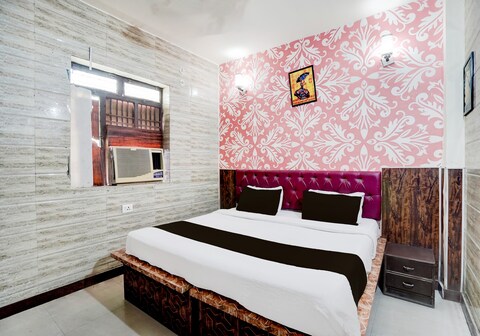 Hotel O Max Homestay