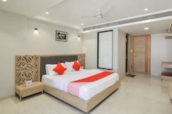 OYO 19307 Hotel Season Choice, Shirdi OYO 19307 Hotel Season Choice, Shirdi