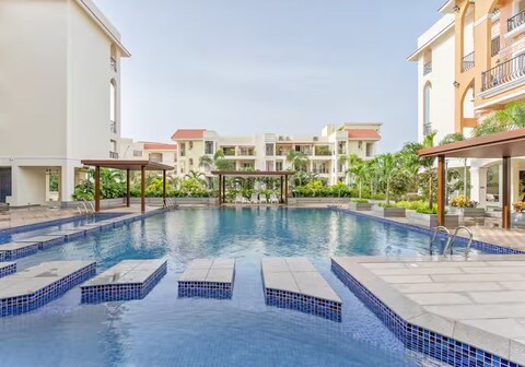 Derest Haven Modern 1BHK Pool Gym Sauna Jacuzzi