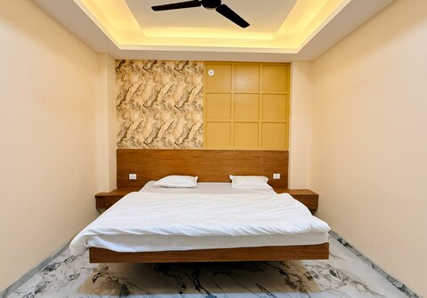 Hotel GURUKRIPA mhow