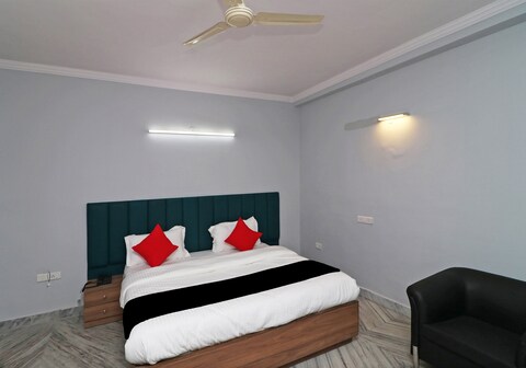 Super Capital O Esscon House Near Payal Cinema