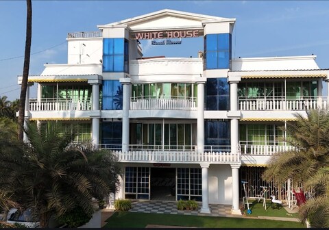 White House Beach Resort