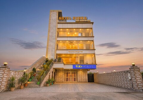 FabHotel Rudra