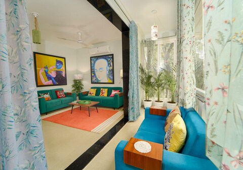 Stylish 2BHK w/ Glass Balcony | 5 Mins to Beach