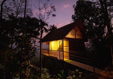 Hillock | Tree House & Villa
