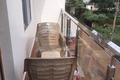 GuruKripa Homestay Double Room AC, Jagdalpur GuruKripa Homestay Double Room AC, Jagdalpur