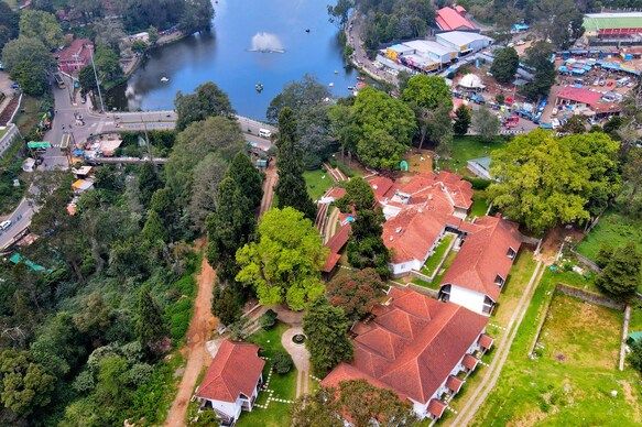 The Tredis Heritage by the Lake.