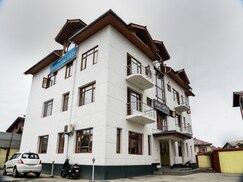 OYO 15858 Hotel Grand Comforts, Srinagar OYO 15858 Hotel Grand Comforts, Srinagar
