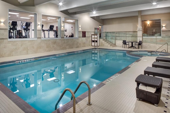 DoubleTree by Hilton Toronto Airport