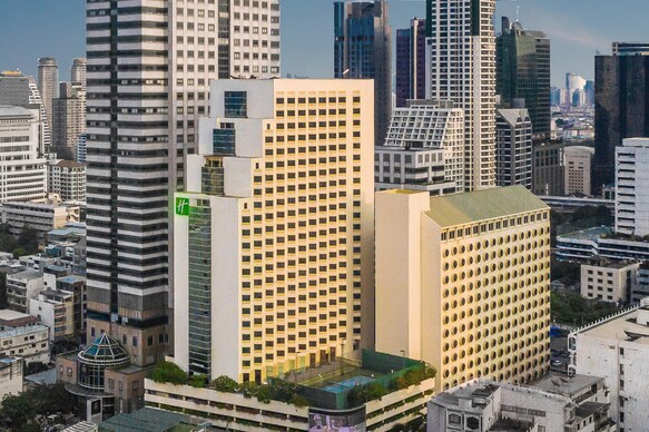 Holiday Inn Bangkok Silom