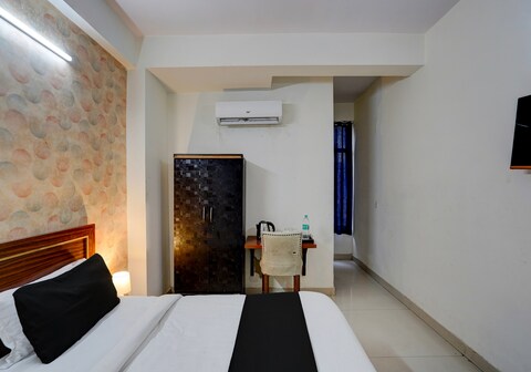 Collection O Umen Hotel Noida City Center Metro Station