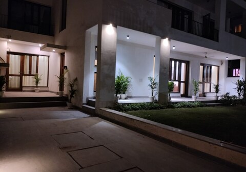 Liv regalia Golf Course Road