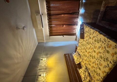 Reetakahit Stays -III