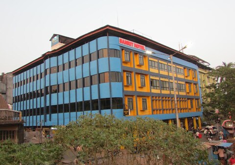 Sanrit Hotel