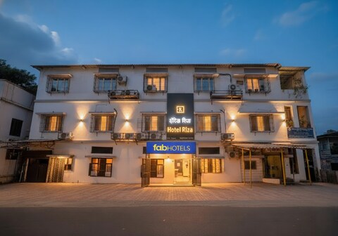 FabHotel Riza International