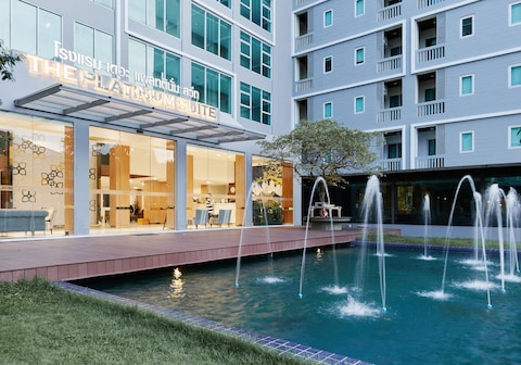 Sunday Platinum Suites