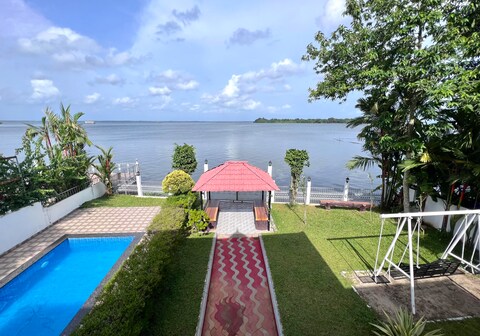 The Backwater Rhapsody, Alleppey