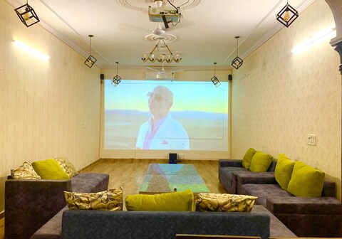 Instay 7 |Relax 3bhk Big Theater Screen
