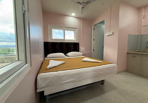 C-Top Single Room-2