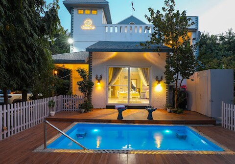 The AnuGrah - Luxury Villa with Swimming Pool