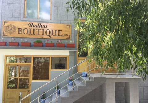 Radhu's Boutique Inn | Rooms & Restaurant