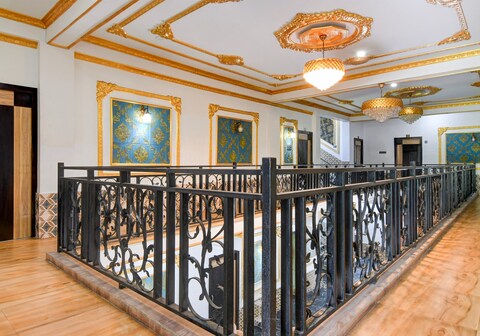 SPOT ON The Green Palace