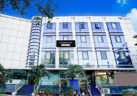 Hotel O Adarsh Nagar Raja Park Formerly Apex Intercontinental