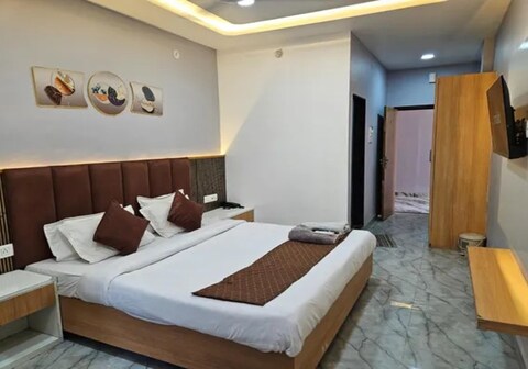 FabHotel Suraj Palace
