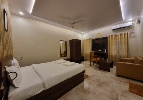 HOTEL ADITI INN