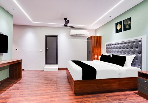 Collection O Indiranagar
