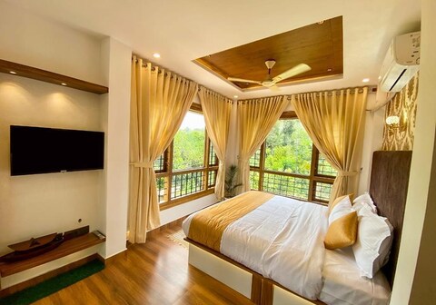 Galaxy International Inn