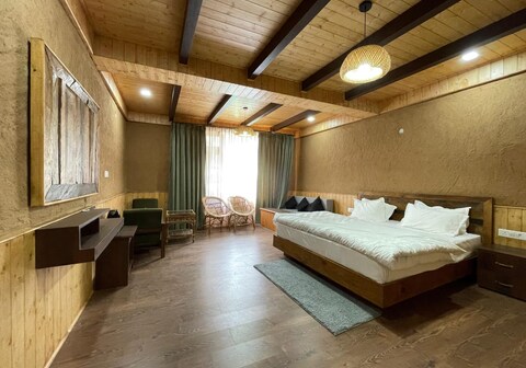 Kasauli Spring Crest