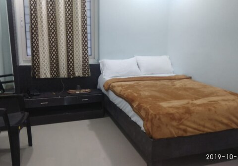 i-ROOMZ Hotel Partha Grand