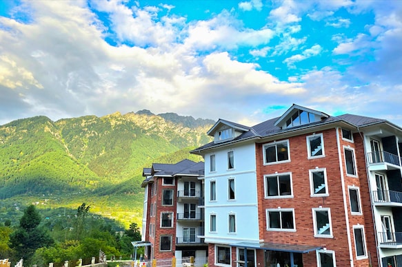 Hotel Twin Towers By Defoy