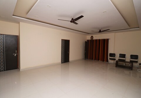 OYO 27941 Sangam Guest House