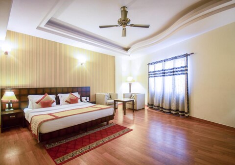 Hotel The Class Delhi Airport