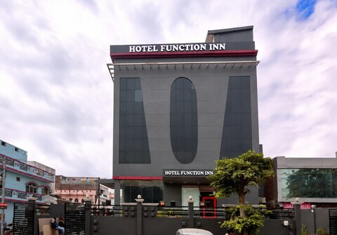 FUNCTION INN HOTELS